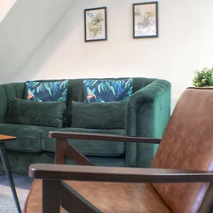 https://townhouse-with-private-parking.yorkshirehotels.net
